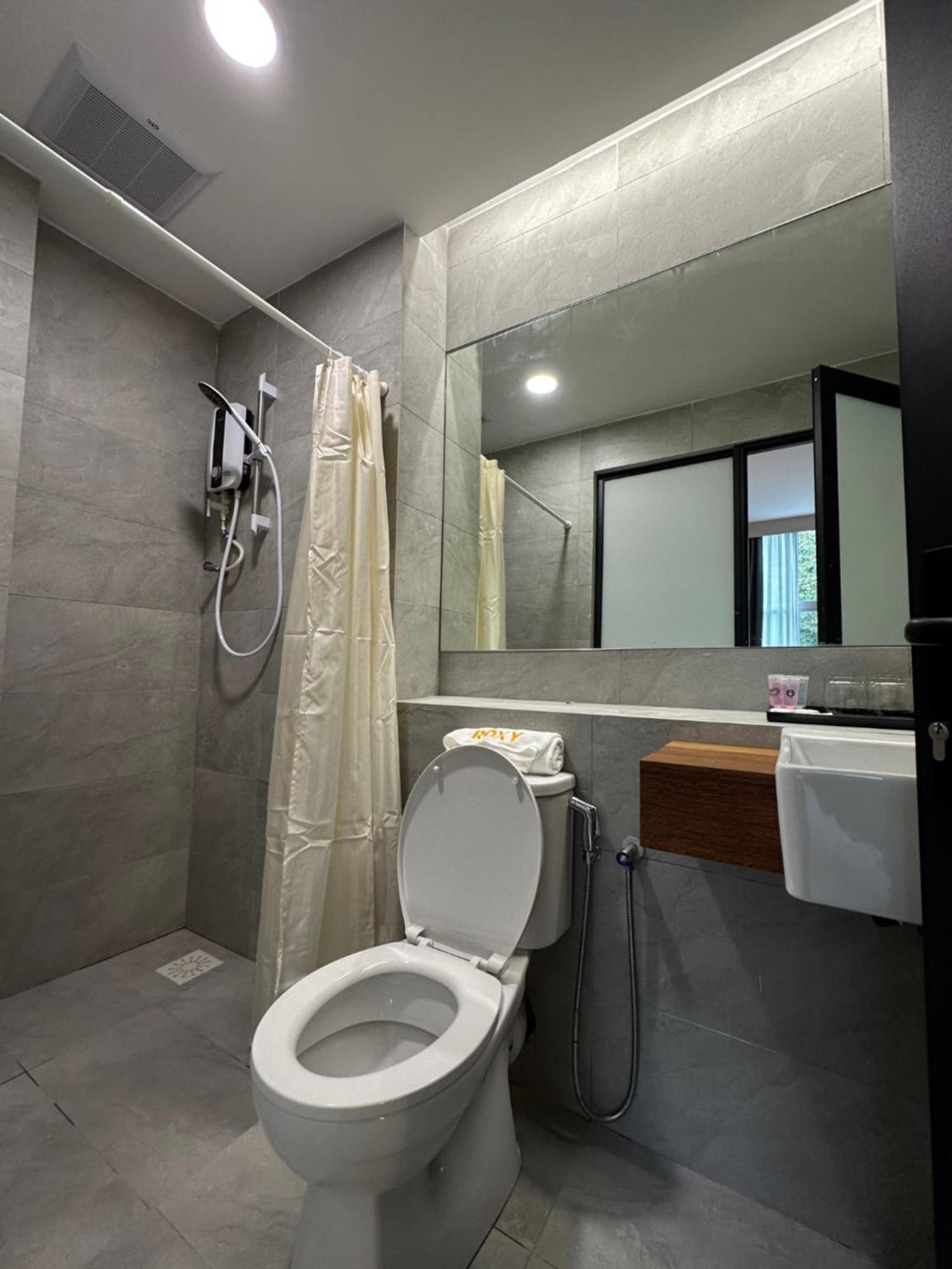 Roxy Hotel Aiman Kuching Exterior photo
